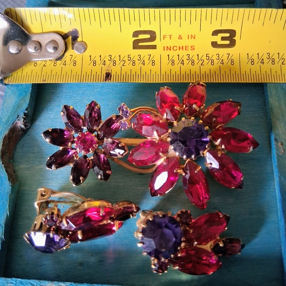 Vintage Gold and Purple Floral Brooch Set - Picture 2 of 5